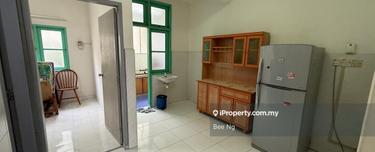 Klebang, golden showers apart 1st floor 3r2b partly furnished for rent 1