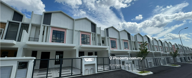 Brand New Ready To Move In Forest Height 1