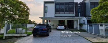 The Only One unit Corner for Sale !! Can do Huge Extension !! 1