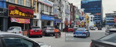 Taipan Shop For rent 1