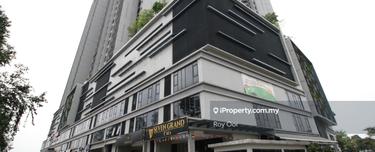 Three Carparks Freehold 1,044 sqft Geo Bukit Rimau Condo for Sale 1
