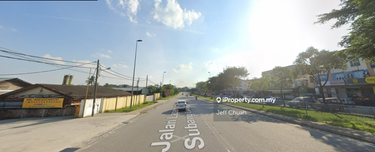 Facing Mainroad, opposite Subang Perdana commercial centre 1