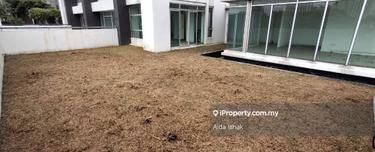 Garden unit with 2 carparks and storage 1