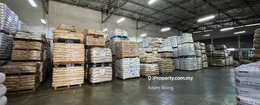 End Lot Good Condition 1.5 Storey Semi D Factory Taman Ria Jaya 1