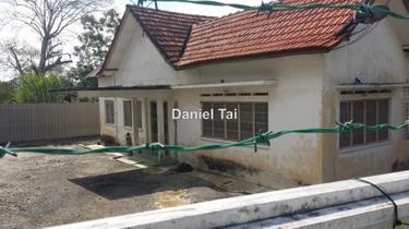 Commercial bungalow for Sale 1