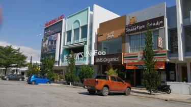 3 Storey Endlot Shop for Sale 1