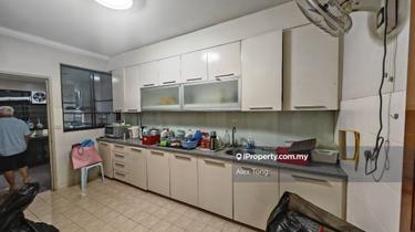 Fully Renovated 2.5sty Bandar Utama 1