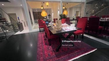 Equisitely renovated 4-storey courtyard villa with lift and garden 1