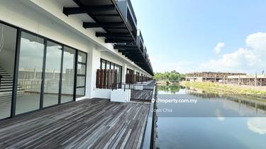 Senibong Cove @ Isola Coast, 3 Storey Link House with Canal view 1
