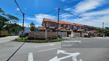 Spacious corner lot with side land 1