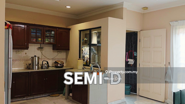 Corner lot ,Modern design, fully renovated & ready move in 1