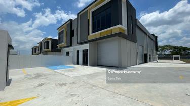 Brand New Cluster Semi D Factory 1