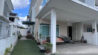 Fully Furnished, End Lot With Land  1