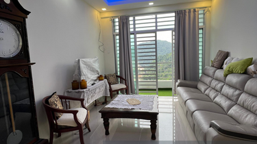 Boulevard Condo @ Farlim, High floor with 2 carparks 1
