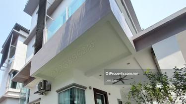 3.5 Semi-D House Semi Furnished Free Hold with private Lift for Sale 1