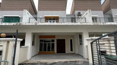 Double Storey Terrace 22 x 75, Bandar Springhill 1