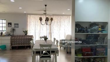Renovate unit subang bestari 2.5 storey for sell with strata  1