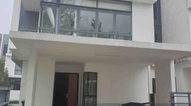 Rare Value Buy: Semi-Detached Home in Lake Fields Grove, Sungai Besi 1