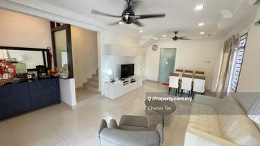 Endlot 2.5 sty house for sale! Good condition  1