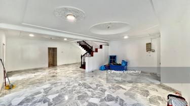 Corner double storey ttdi 1