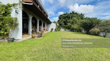 Ample potentiel bungalow with view  1