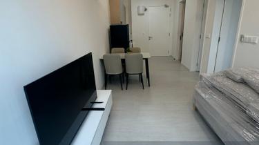 Walking distance to Mall, office , free Shuttle bus to LRT 1