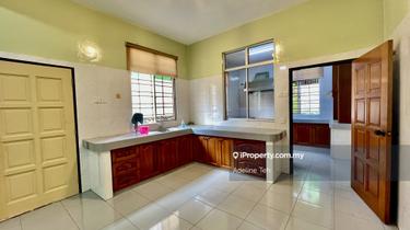 Double Storey Bungalow for Sale in OUG 1