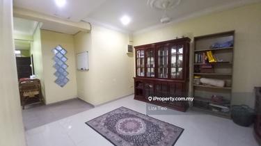 Fully renovated 6 bedroom 5 bathroom 2 storey next to Taman Rakyat 1