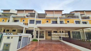 Fully furnished house for sale. Beautiful ID must view! 1