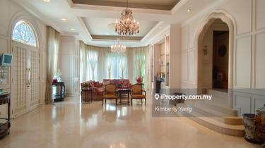 Classic And Elegant Bungalow For Sale - Quiet & Exclusive Precinct 1