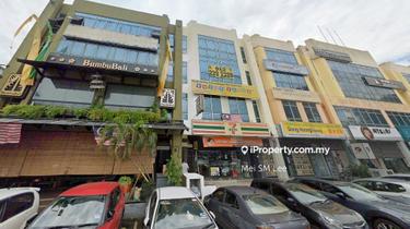 2,800 sqft Corner Bandar Puteri Puchong Ground Floor Shoplot 1