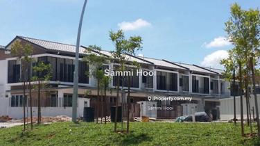 Intermediate 2-sty terrace house for sale 1