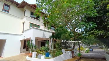 Big bungalow in Sri Bukit Persekutuan, Federal Hill. Gated and guarded 1
