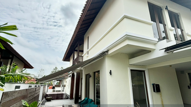 Modern Tropical Home in Guarded Community  1