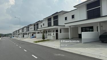 Brand new unit -Gated & Guarded -Freehold -Non Bumi Lot -Intermediate 1