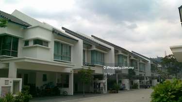 Tastefully ID renovated unit 1