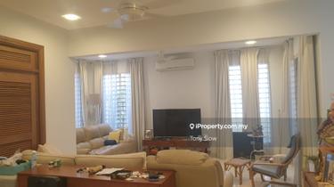 Tastefully Renovated 3 storey Zero Lot Bungalow for Sale 1