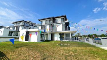 Big Size Exclusive 3 Storey Semi D Presint 12 1