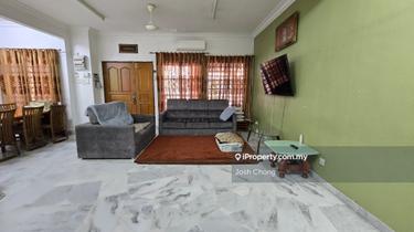 Beautiful Home Renovated Gated Guarded Walking To Chinese School & LRT 1