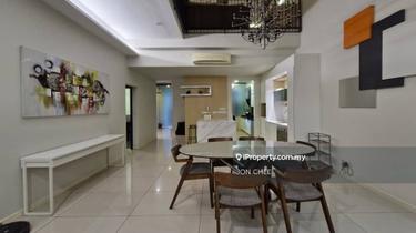 This house is situated in a highly desirable row in Casaman 1