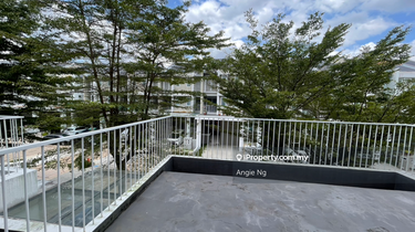 Beautiful township The Glades in Putra Heights  1