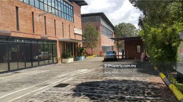 1.5 Big land Semi d Factory @ Bukit Kemuning for Rent 1