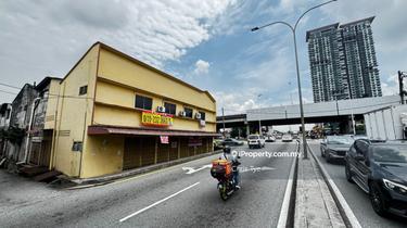 Corner Shoplot, Ss2, Facing Main Road, Freehold 1