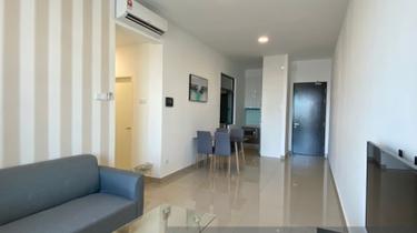 Short walk to Aeon Mall and MRT station  1