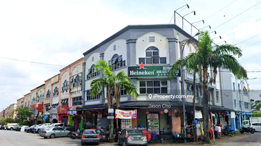 Exclusive 3 Storey Corner Shop at Seri Kembangan For Sale 1