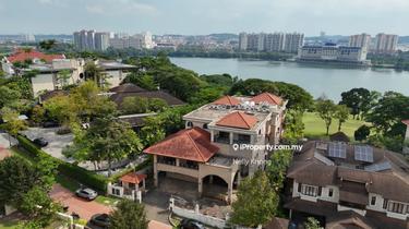 Japanese-Inspired Golf Bungalow Backing Lake & Fairway 1