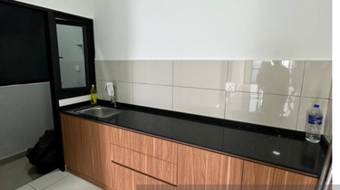 Ready move in, walking distance to pavilion 1