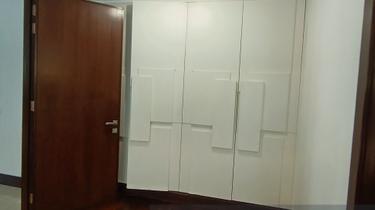 This is 2700sqft 2 Plus 1 Bed room 2bath room 1