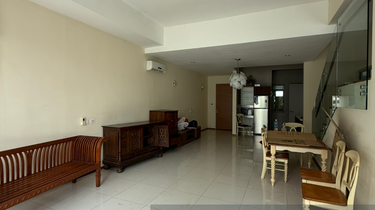 Partially Furnished / spacious / good condition 1