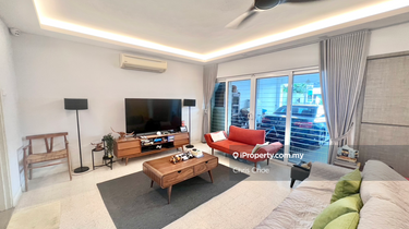 Fully renovated modern design hilltop double storey terrace 1